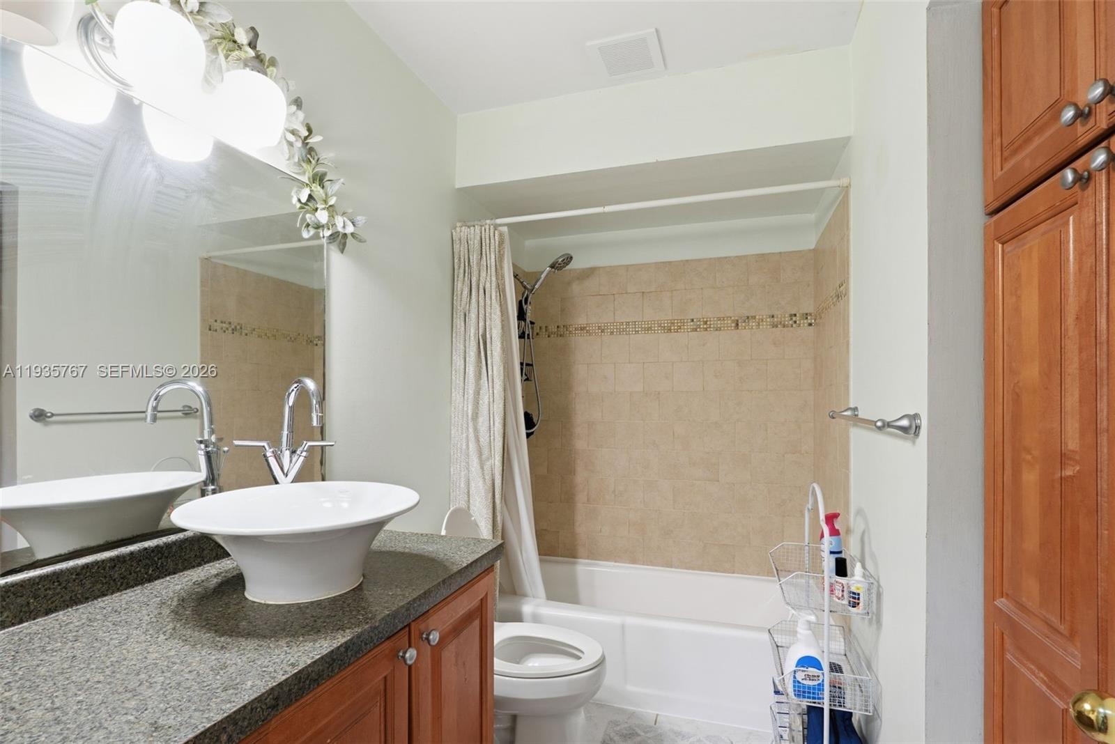 TOWNHOUSE EAST 1 CONDO - Residential