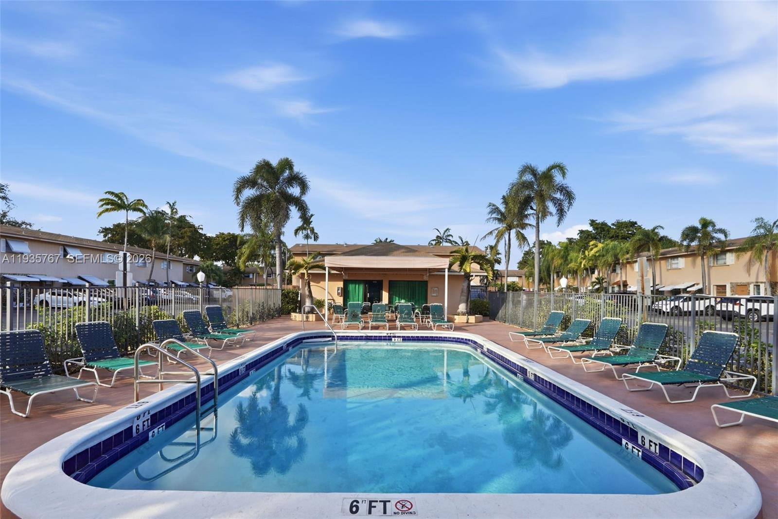 TOWNHOUSE EAST 1 CONDO - Residential