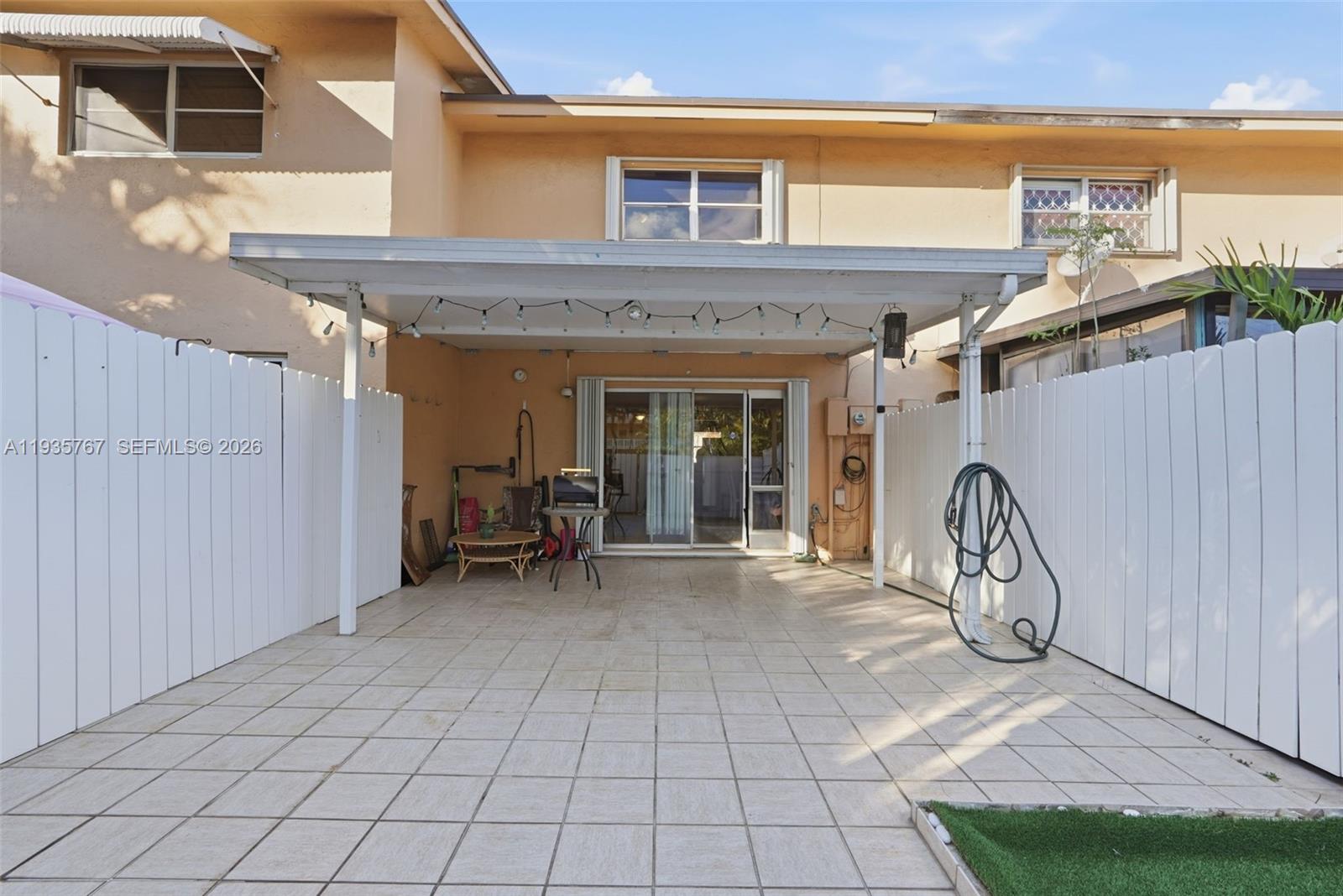 TOWNHOUSE EAST 1 CONDO - Residential