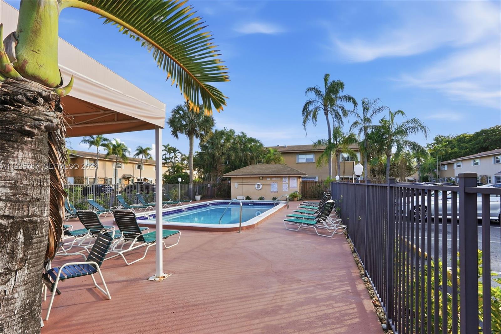 TOWNHOUSE EAST 1 CONDO - Residential