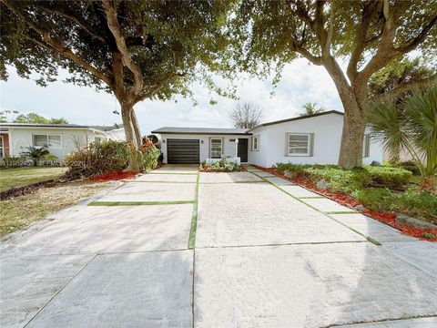 6360 SW 9th Pl North Lauderdale FL 33068