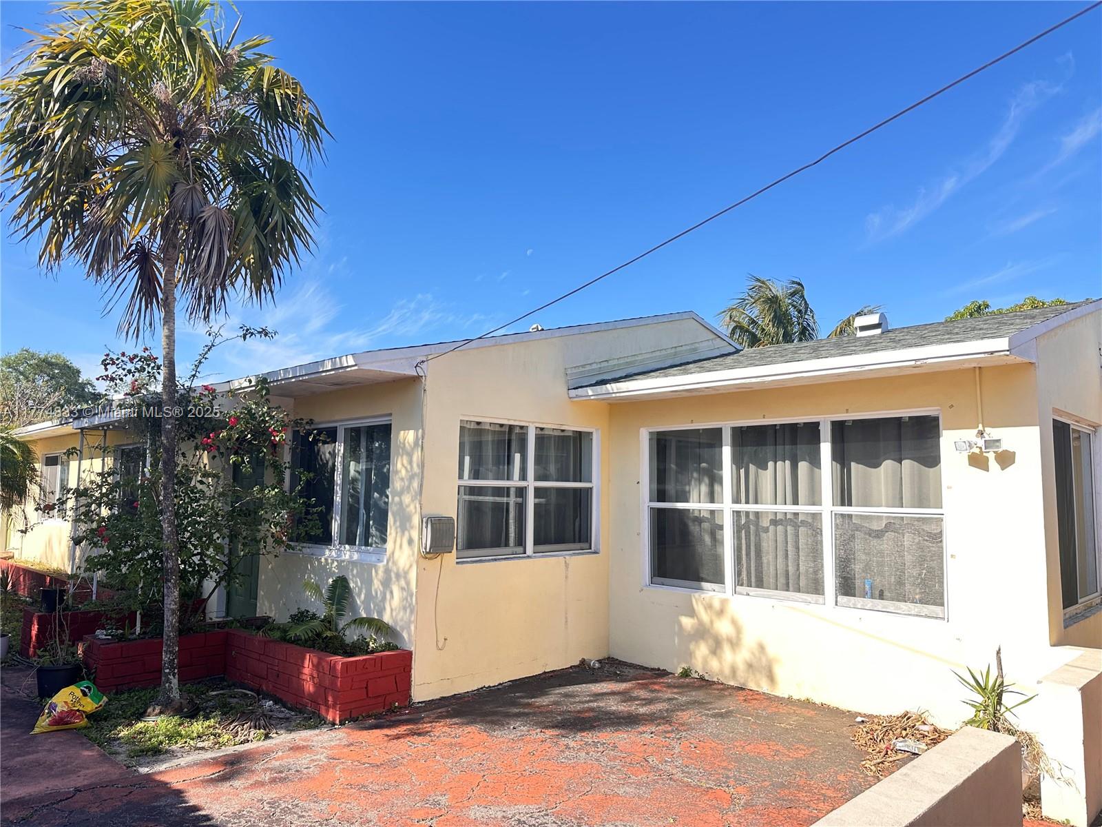 Rental Property at 1727 Mckinley St B, Hollywood, Broward County, Florida - Bedrooms: 3 
Bathrooms: 3  - $2,800 MO.
