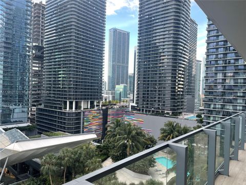 88 SW 7th St 1209 Miami FL 33130