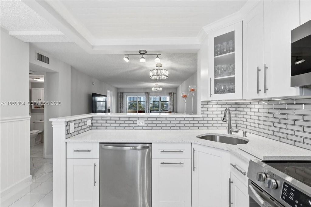 Photo of 3201 NE 8th St #405, Pompano Beach, FL 33062 (MLS # A11969084)