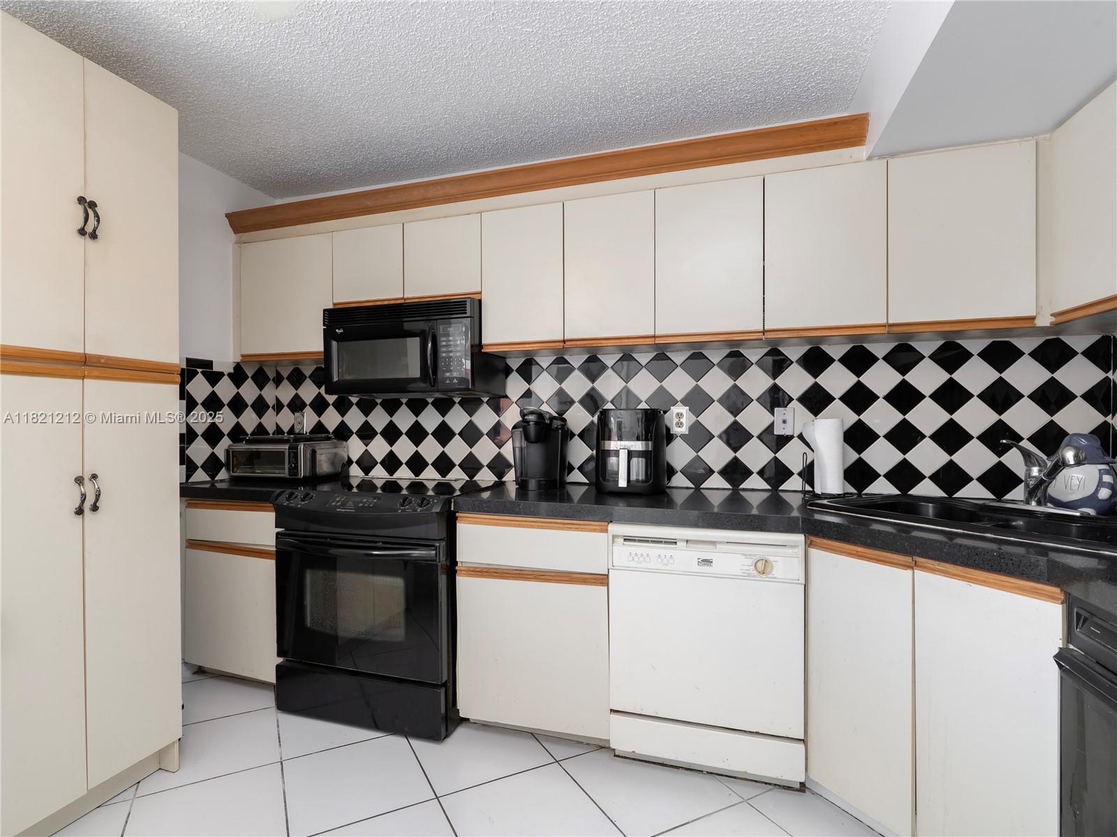 DADELAND COVE SEC 2 - Residential