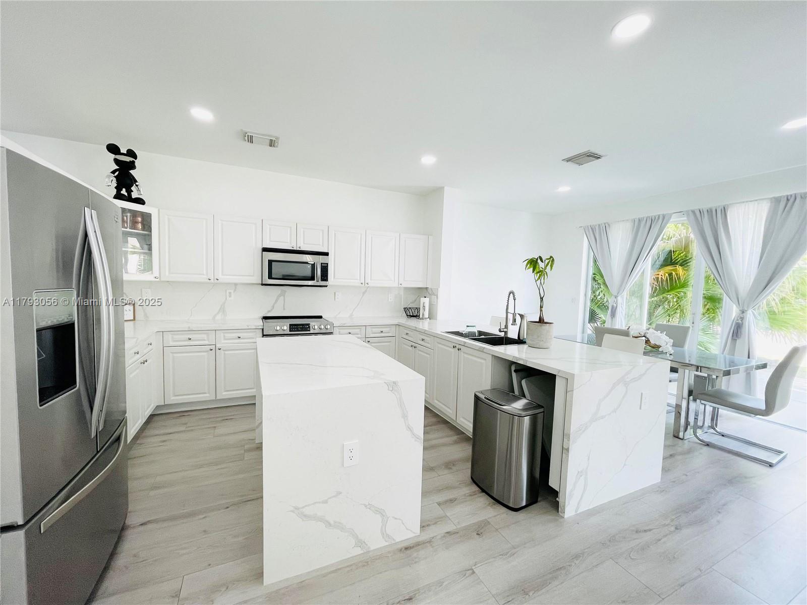 14731 Sw 132nd Ct, Miami, Broward County, Florida - 5 Bedrooms  
4 Bathrooms - 