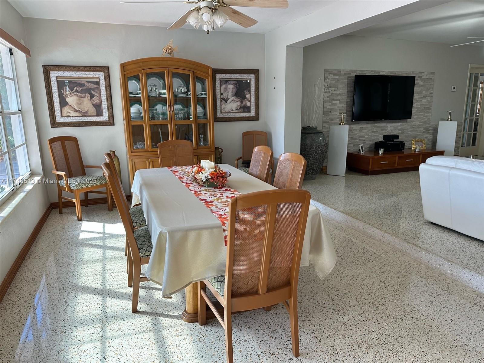 VENETIAN SEC KEYSTONE POI - Residential