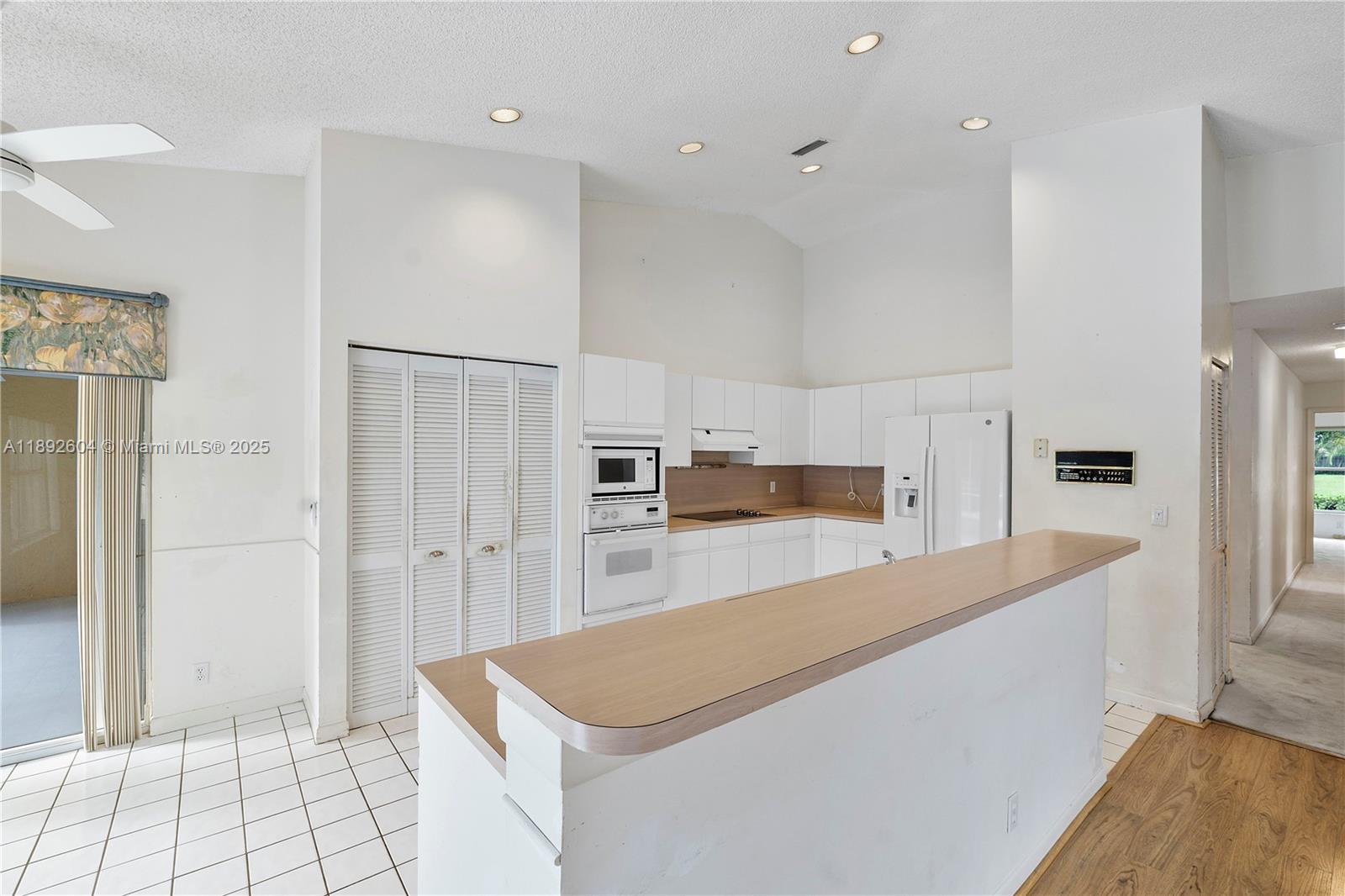 NEW ORLEANS LAKESITES - Residential