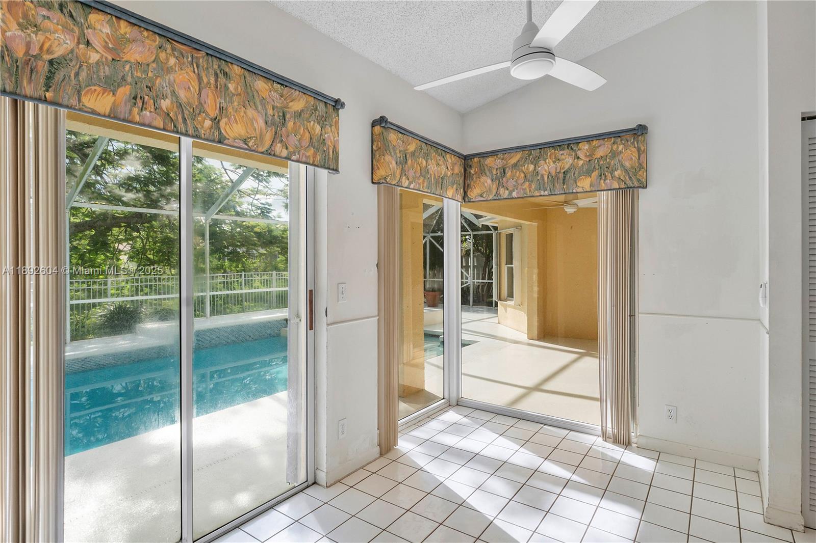 NEW ORLEANS LAKESITES - Residential