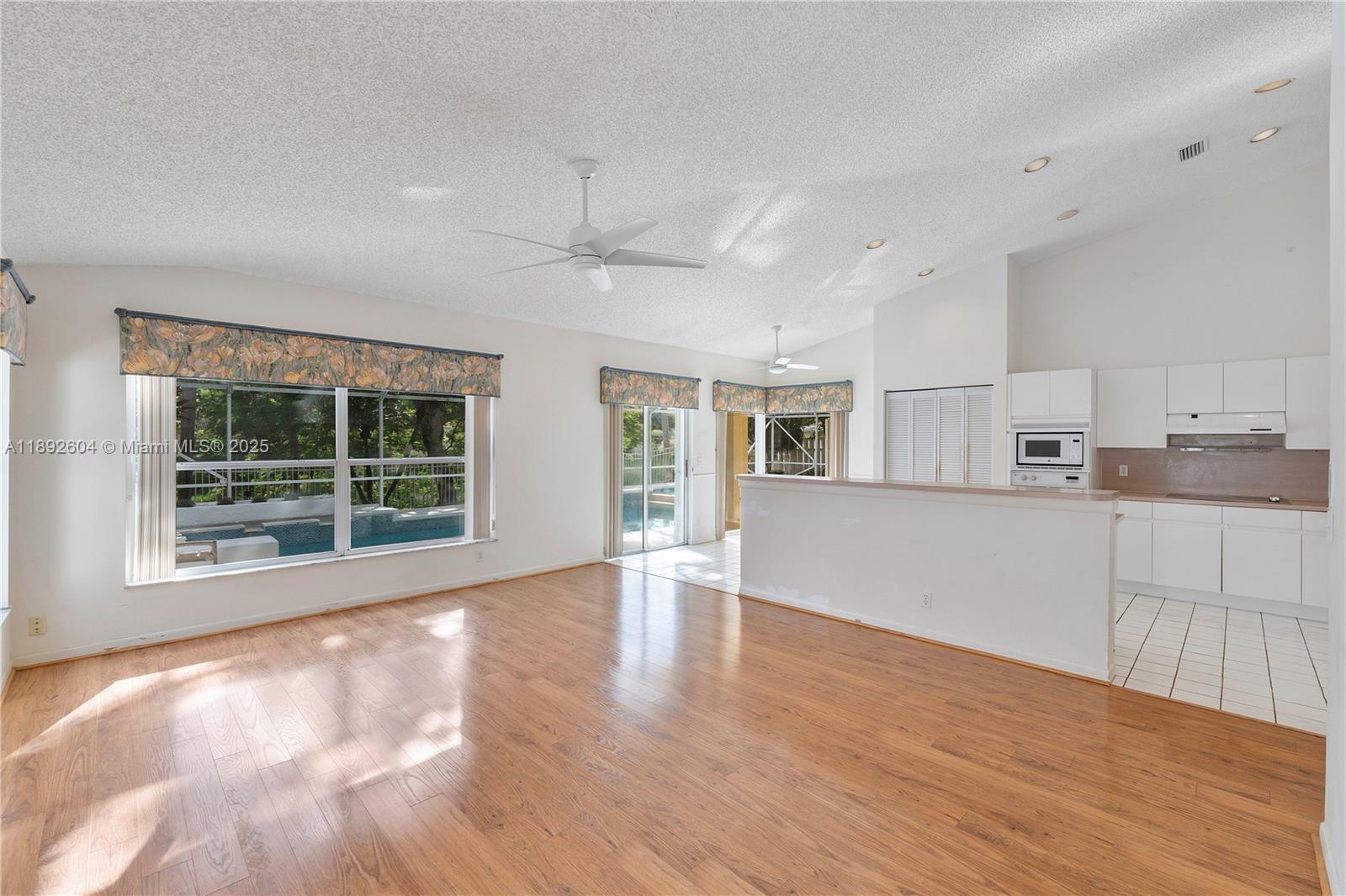 NEW ORLEANS LAKESITES - Residential