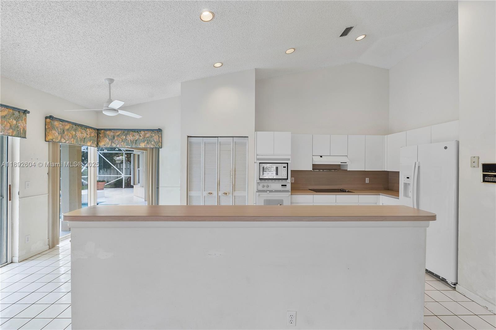 NEW ORLEANS LAKESITES - Residential