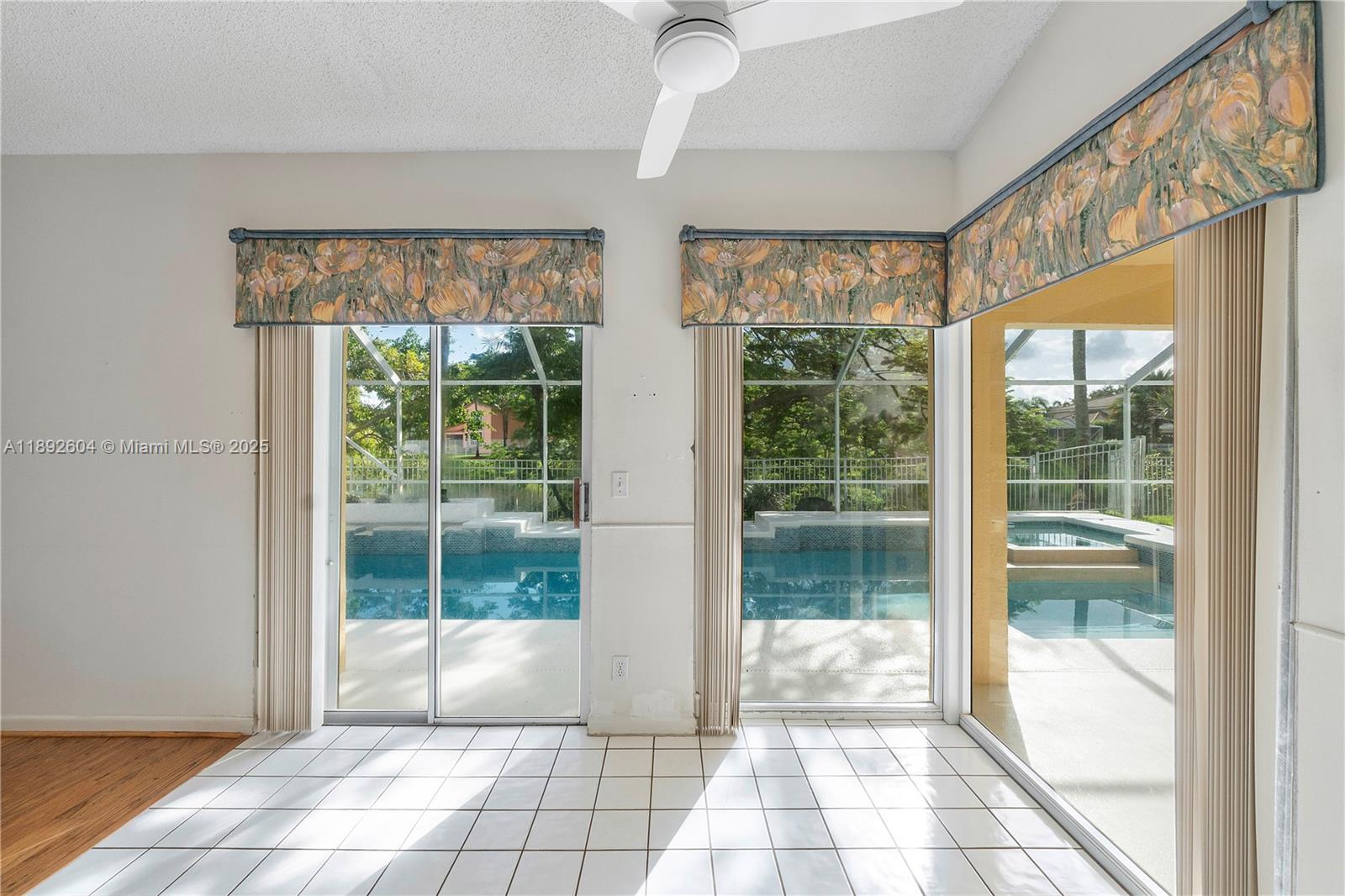 NEW ORLEANS LAKESITES - Residential