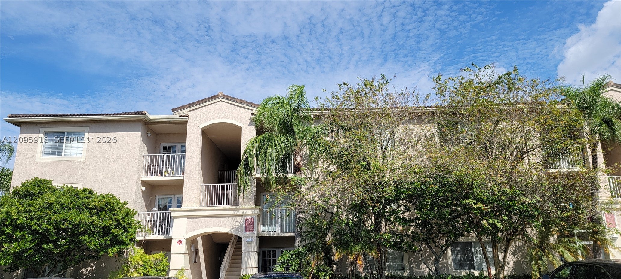 5001 Wiles Rd 207