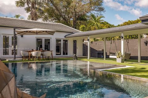 901 NW 7th St Rd Miami FL 33136