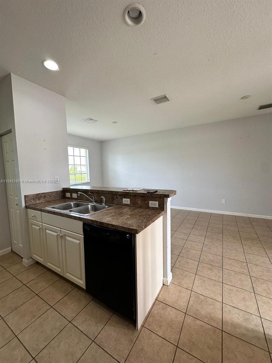 MARSH HARBOUR - Residential Lease