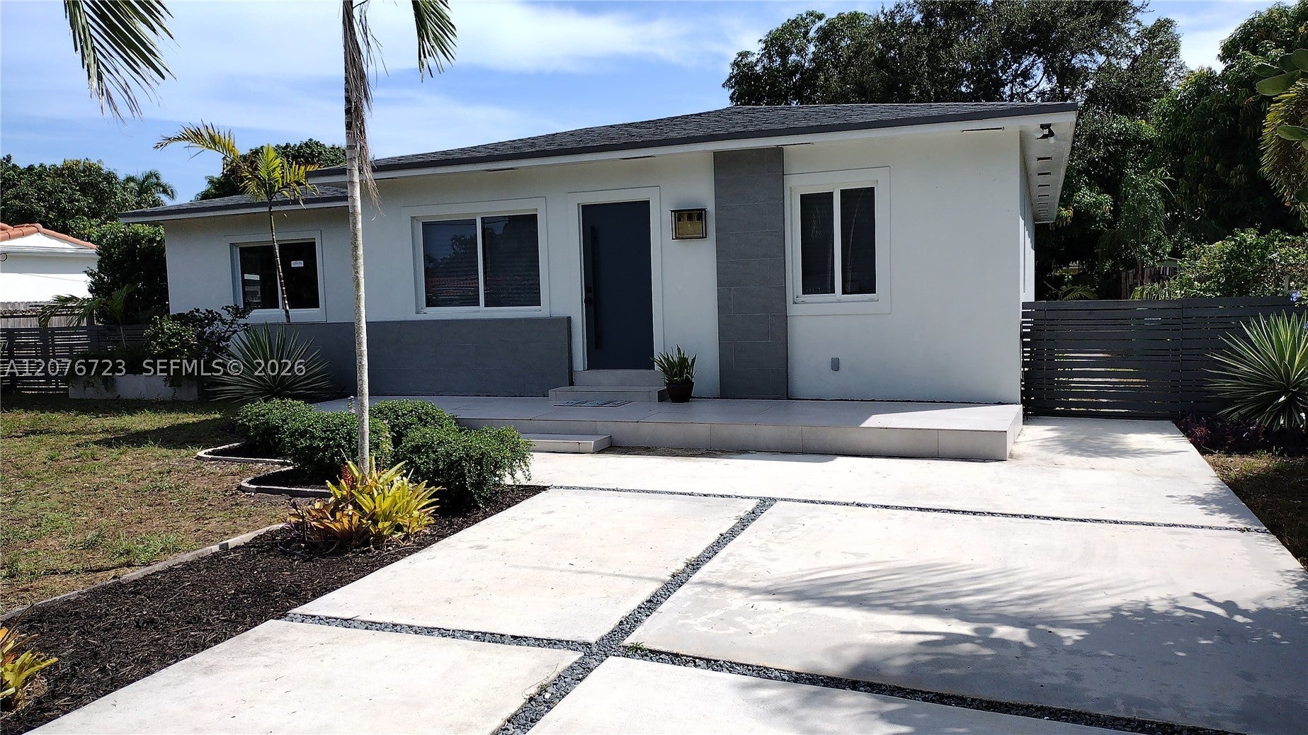 300 S Biscayne River Dr, Miami FL 33169