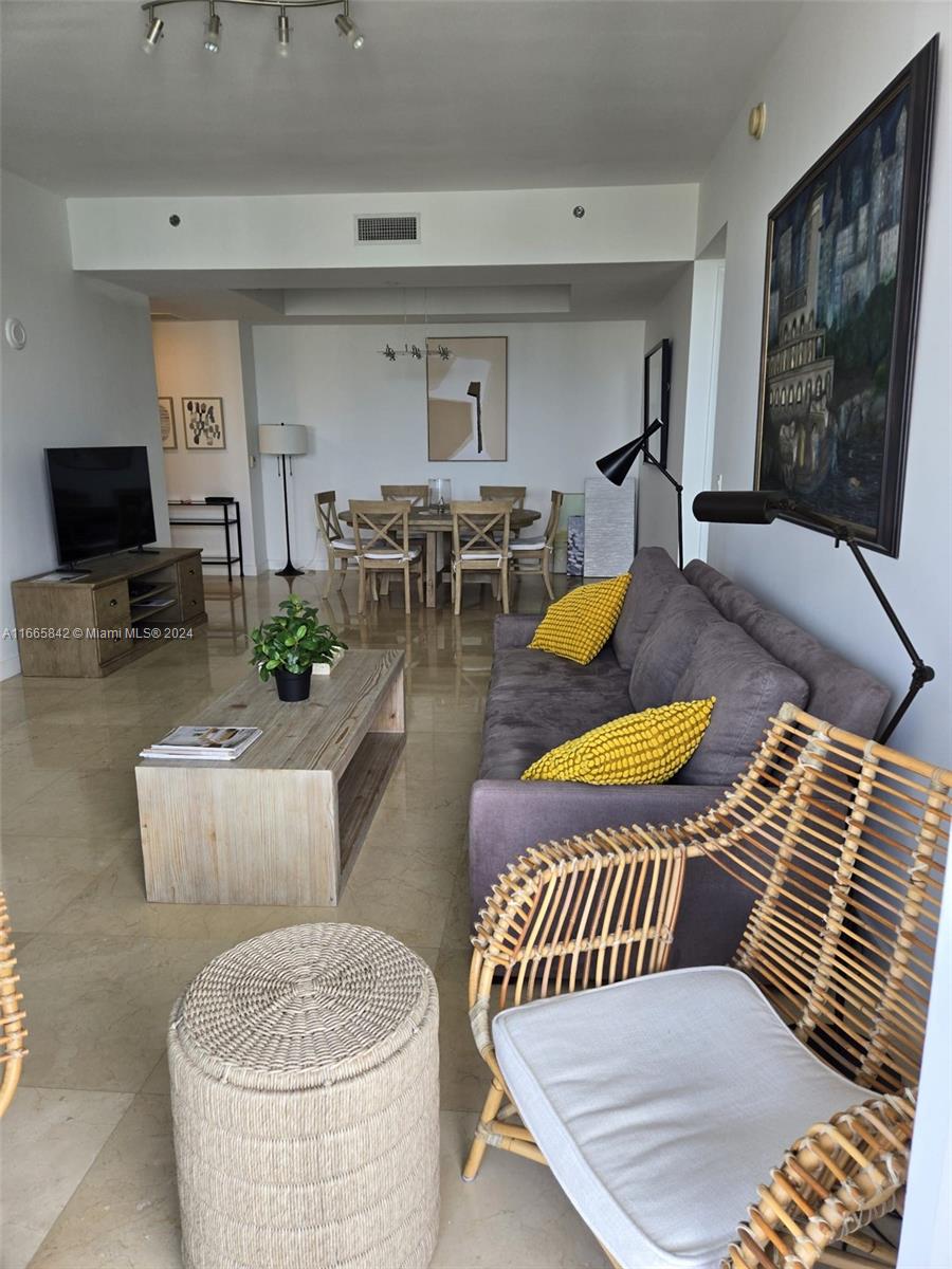 15811 Collins Ave 1505