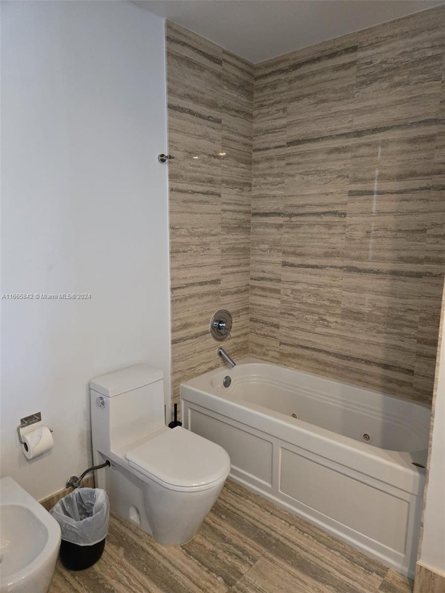 15811 Collins Ave 1505