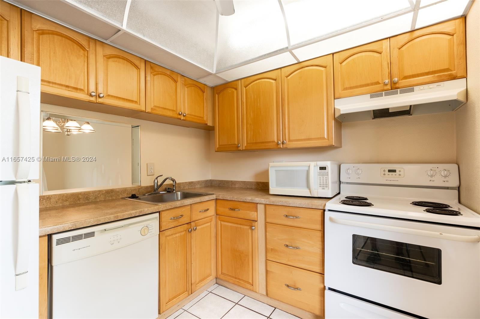 Property for Sale at 5830 Nw 64th Ave 105, Tamarac, Broward County, Florida - Bedrooms: 1 
Bathrooms: 1  - $100,000