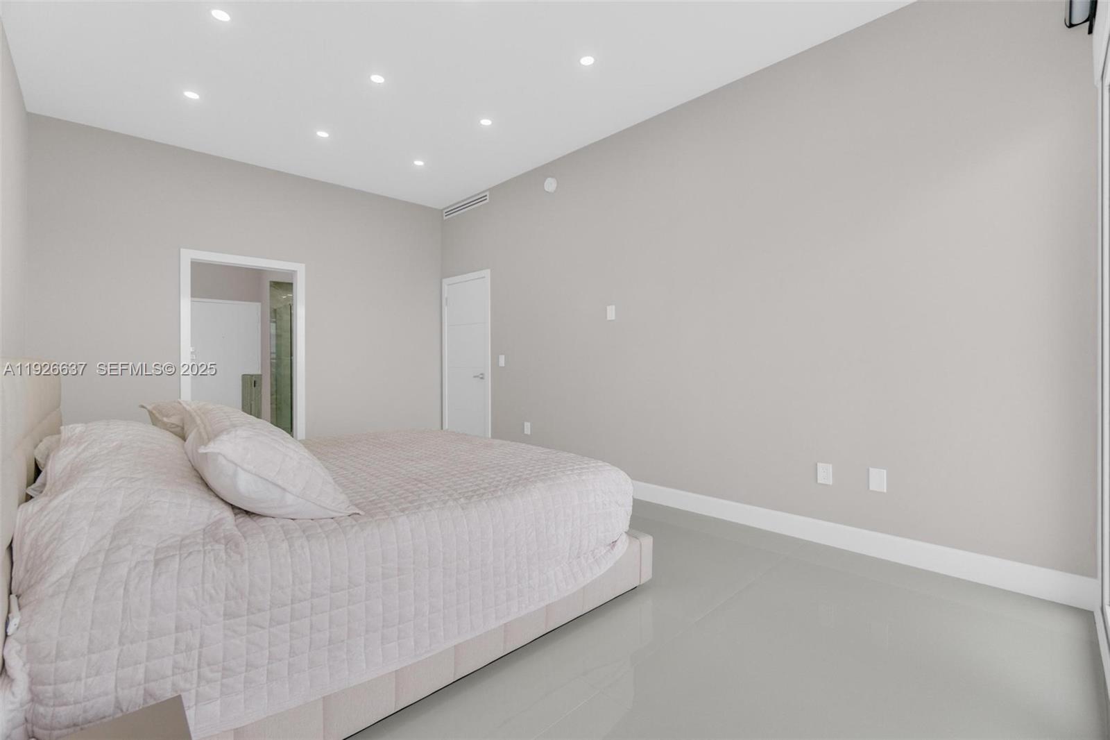 DEL PRADO MARINA - Residential Lease