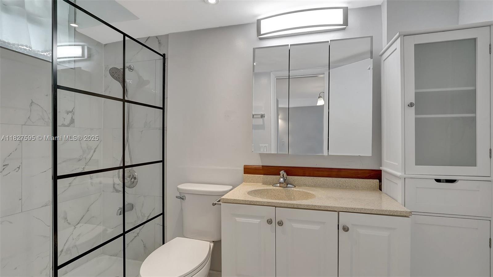 POINT EAST SEC III CONDO - Residential