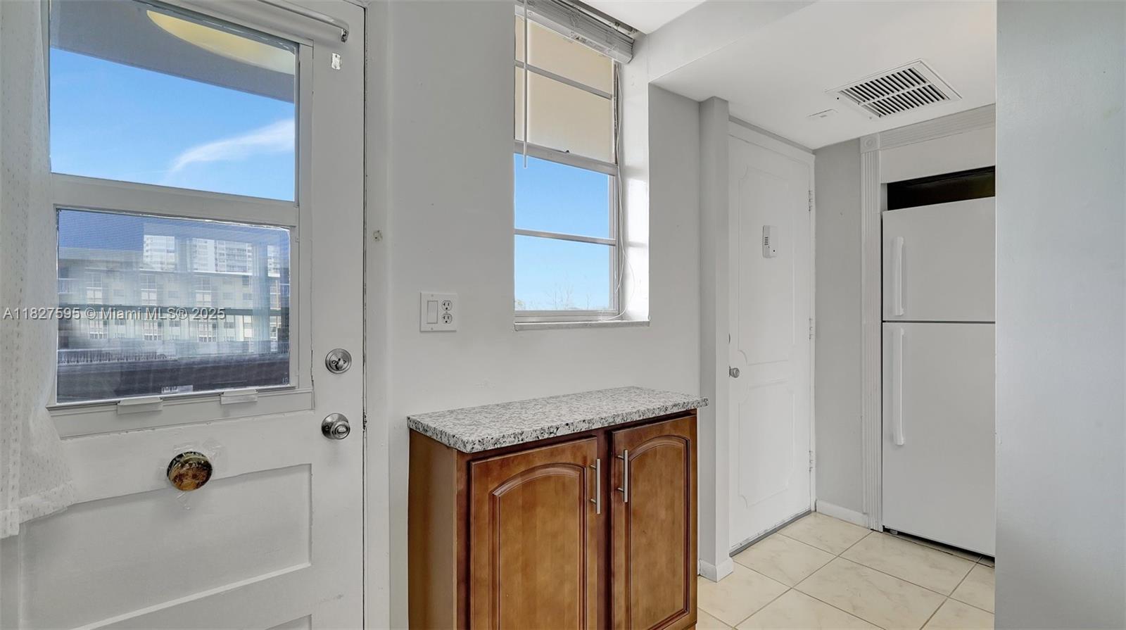 POINT EAST SEC III CONDO - Residential