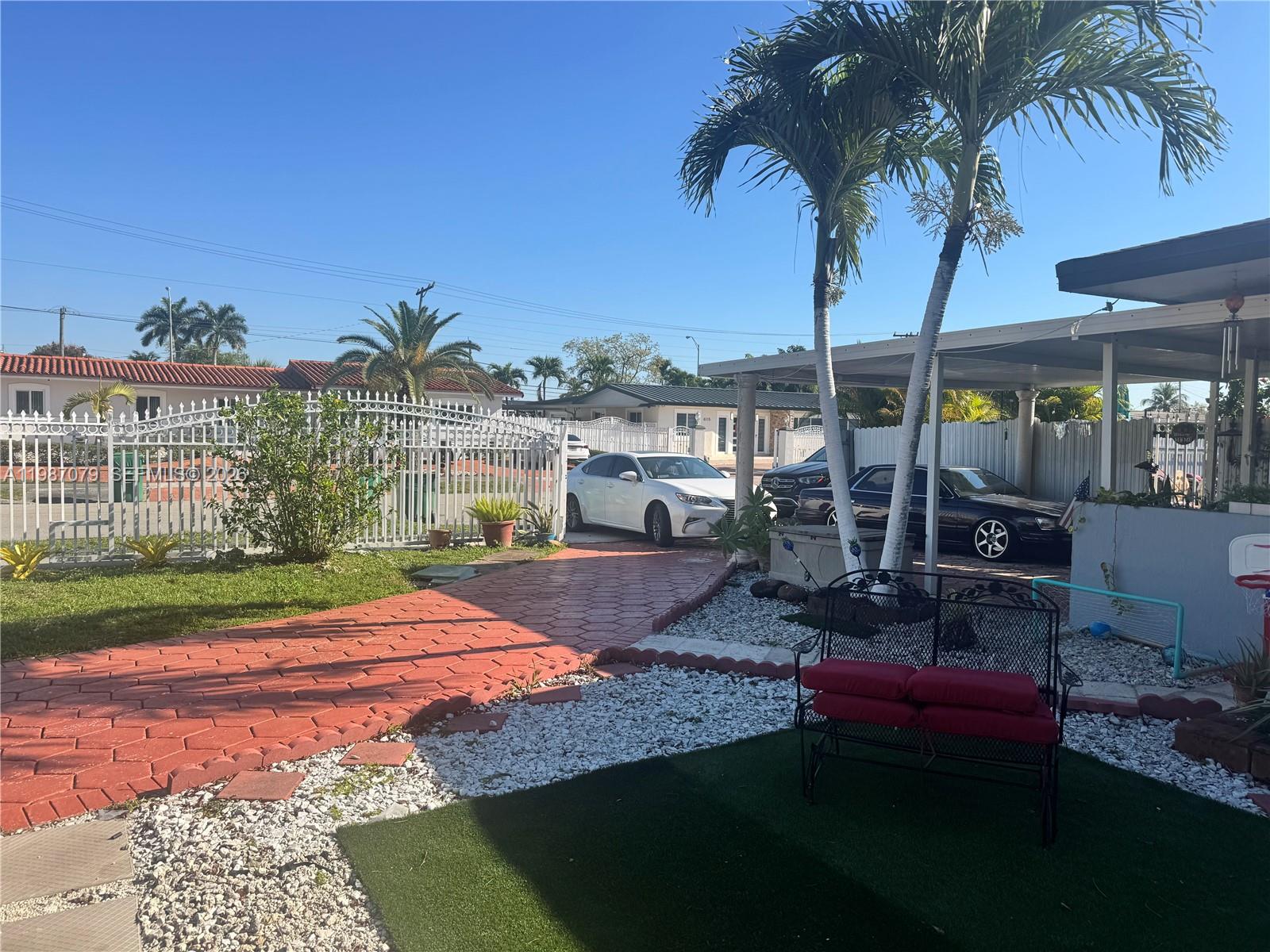 PALM SPRINGS SUB SEC B 4T - Residential Lease