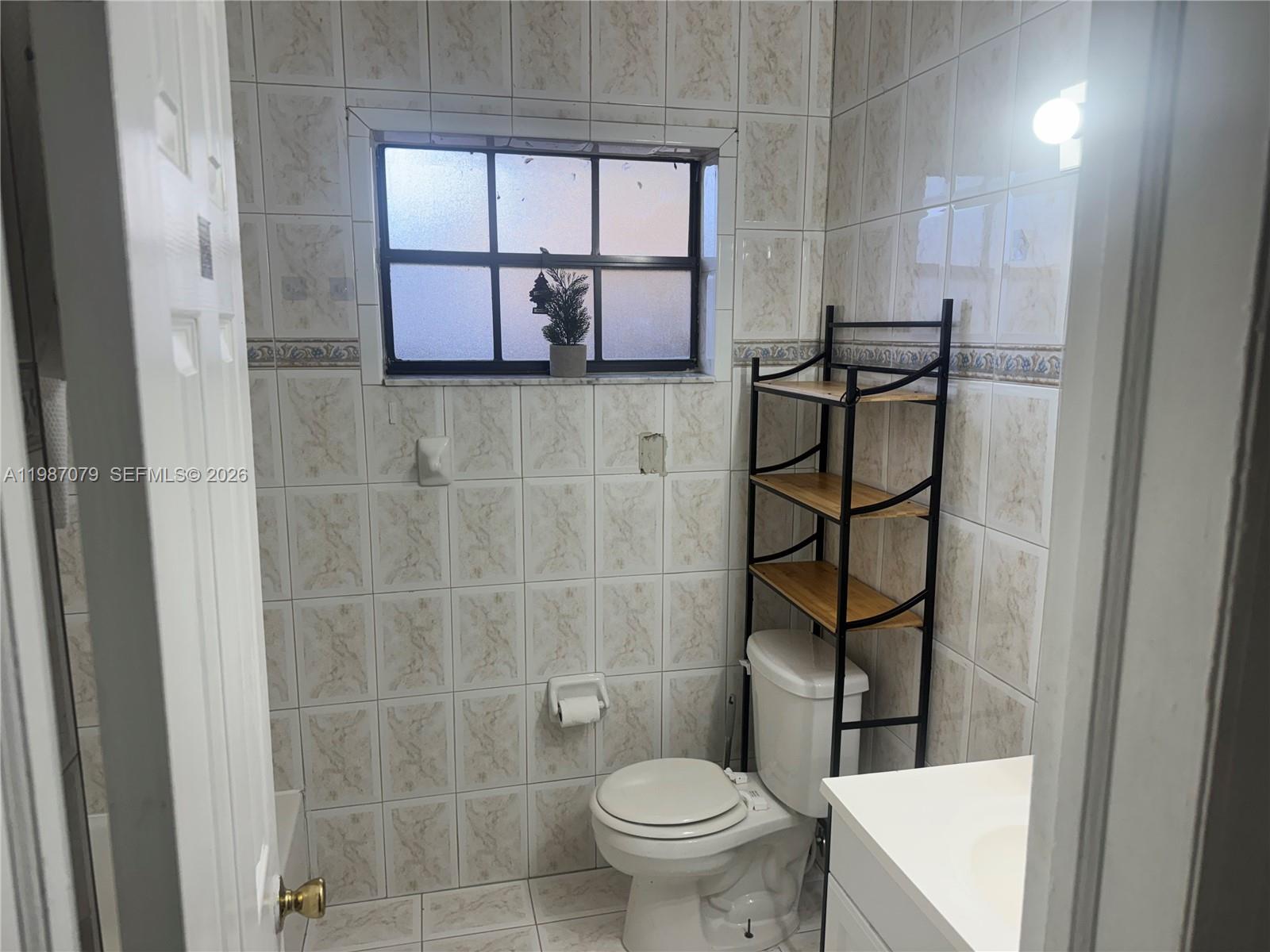 PALM SPRINGS SUB SEC B 4T - Residential Lease