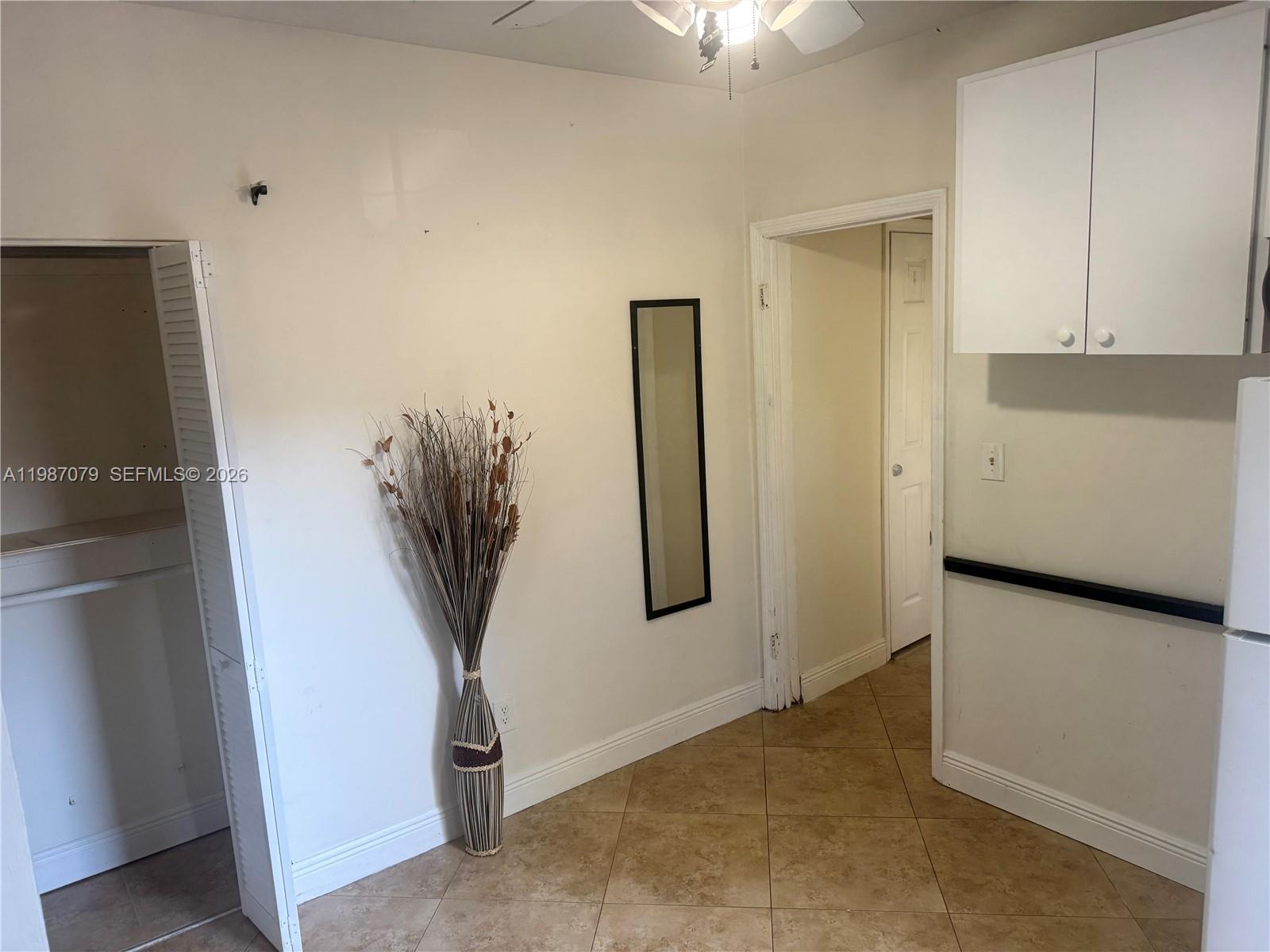 PALM SPRINGS SUB SEC B 4T - Residential Lease