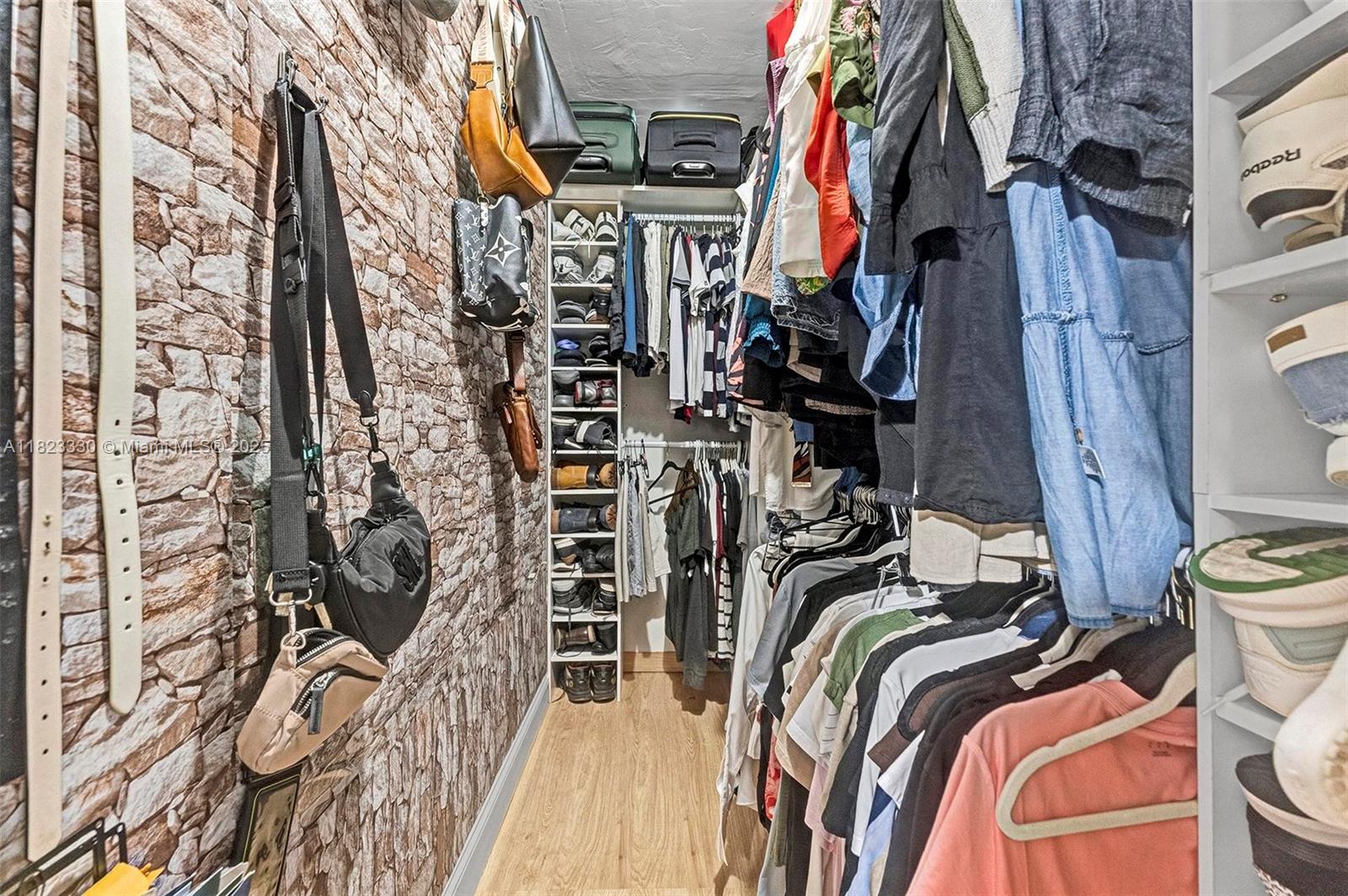 9TH ADDN TO RICHMOND HEIG - Residential