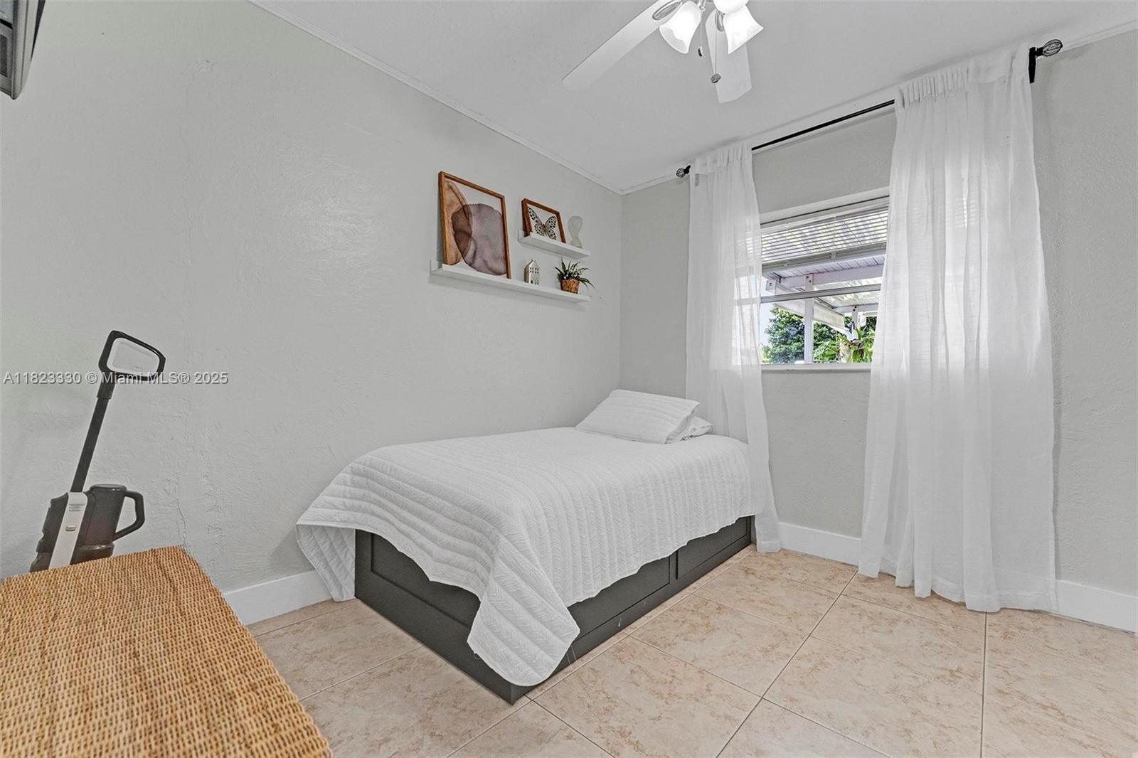 9TH ADDN TO RICHMOND HEIG - Residential