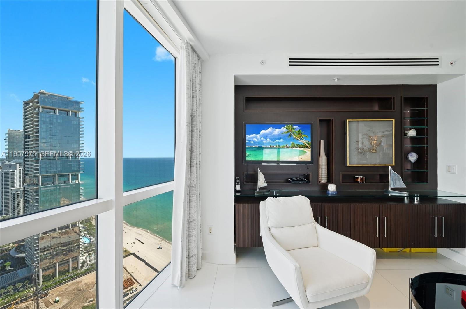 TRUMP ROYALE CONDO - Residential