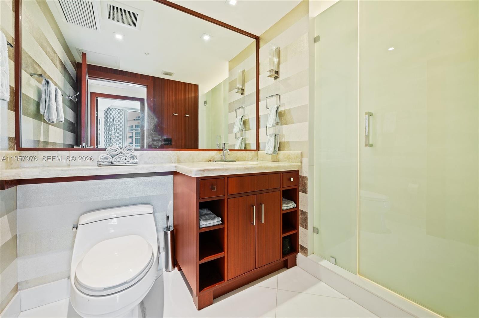 TRUMP ROYALE CONDO - Residential