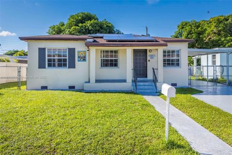 Photo of 280 E 39th St, Hialeah, FL 33013 (MLS # A11885577) Photo of 280 E 39th St, Hialeah, FL 33013 (MLS # A11885577)