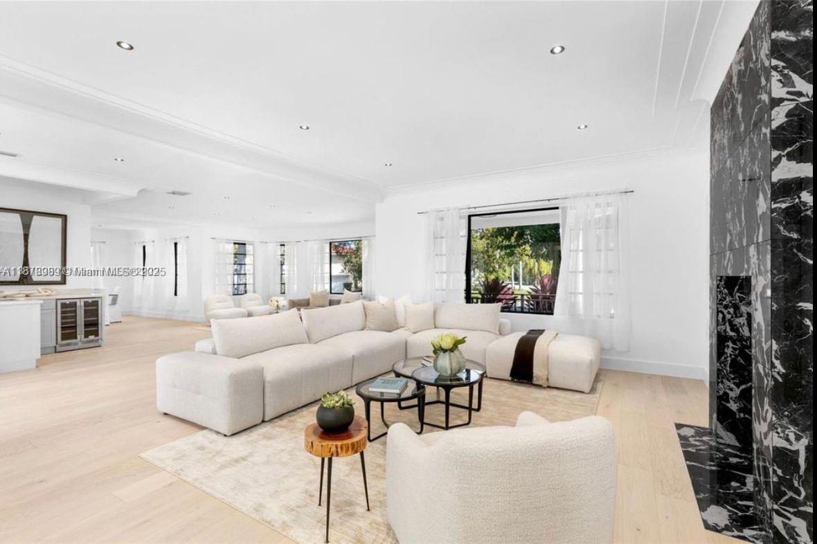NAUTILUS EXTENSION 5TH - Residential Lease