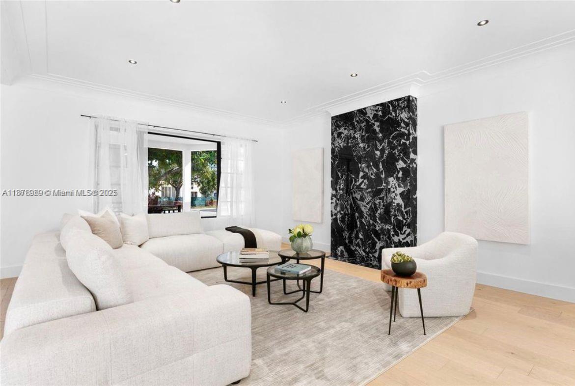 NAUTILUS EXTENSION 5TH - Residential Lease