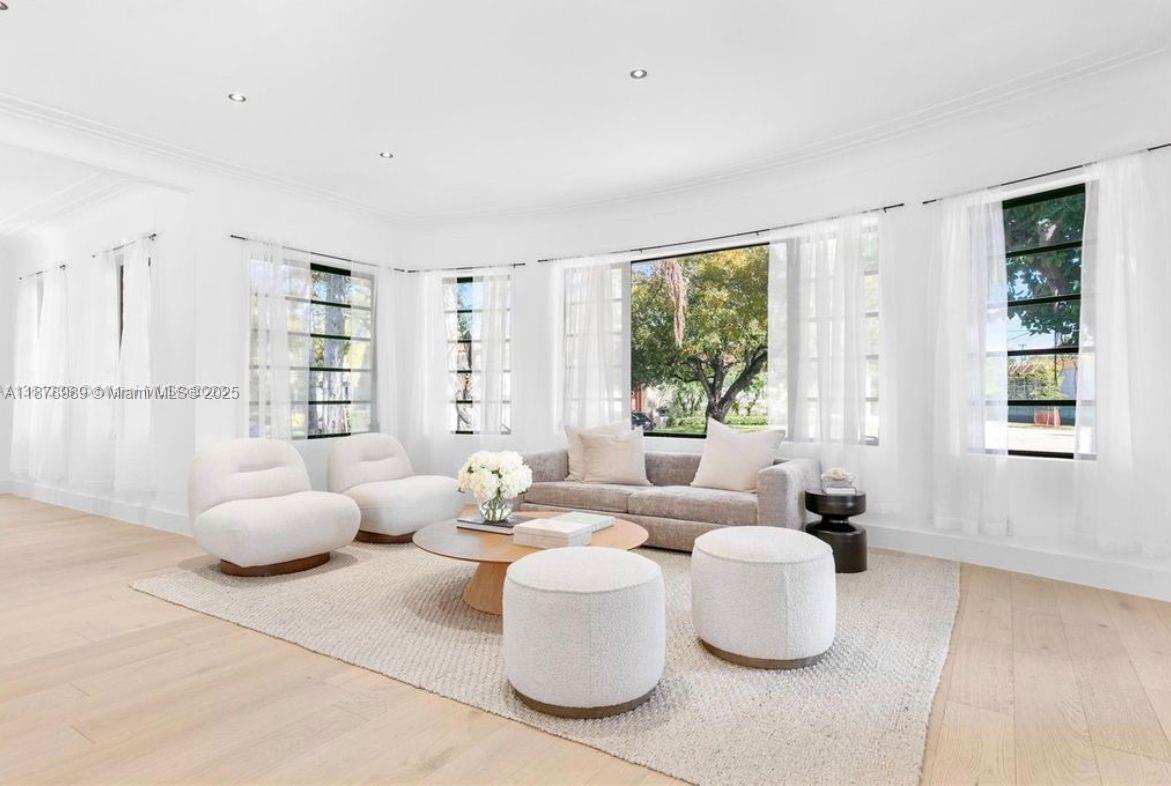 NAUTILUS EXTENSION 5TH - Residential Lease