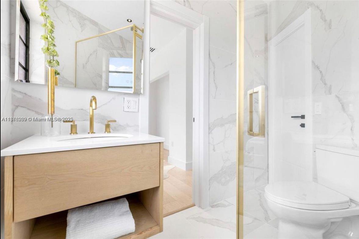 NAUTILUS EXTENSION 5TH - Residential Lease