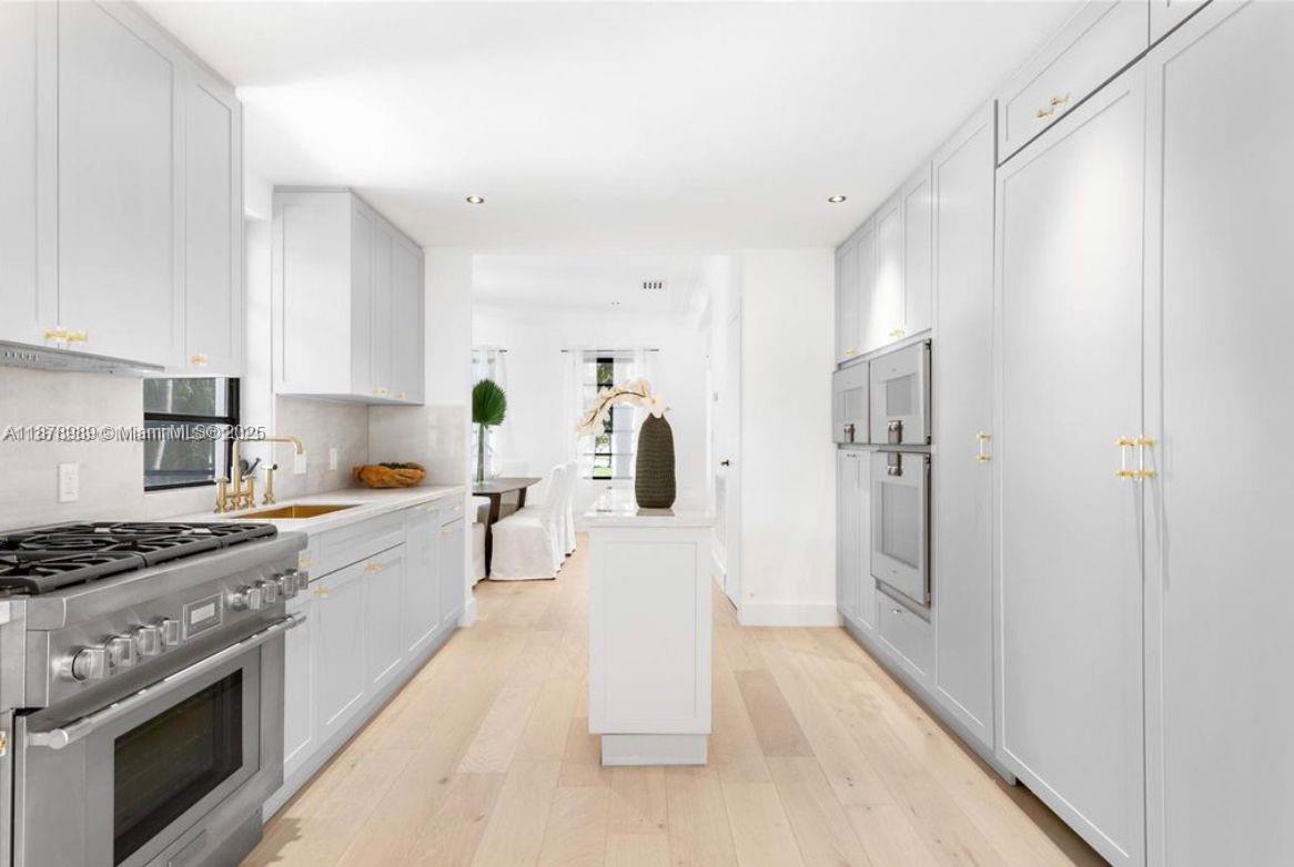 NAUTILUS EXTENSION 5TH - Residential Lease