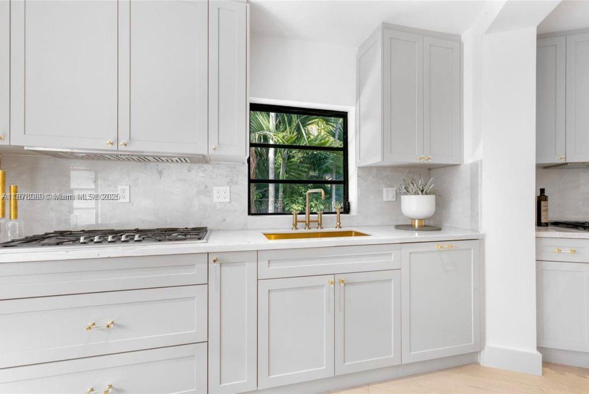 NAUTILUS EXTENSION 5TH - Residential Lease