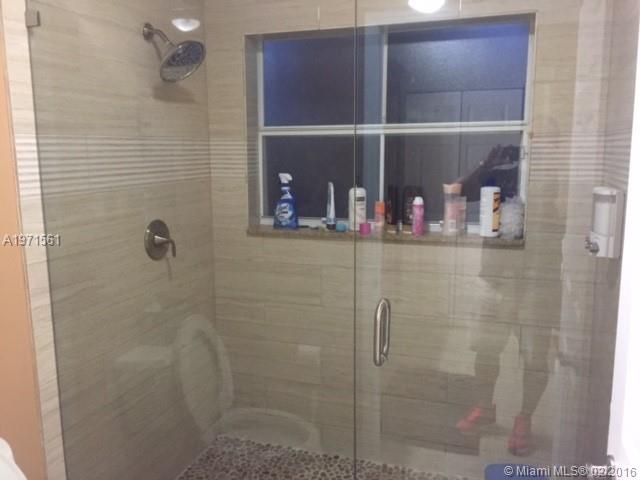 LAGUNA PONDS SEC I - Residential Lease