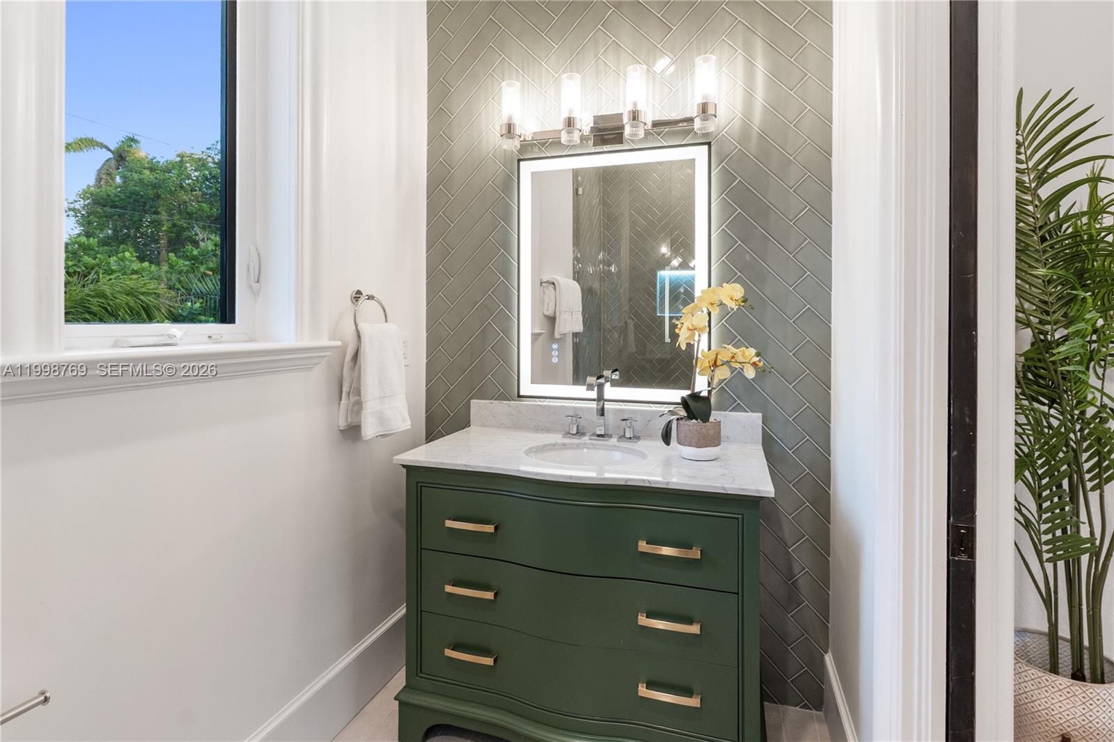 HELMS COUNTRY ESTATES ADD - Residential