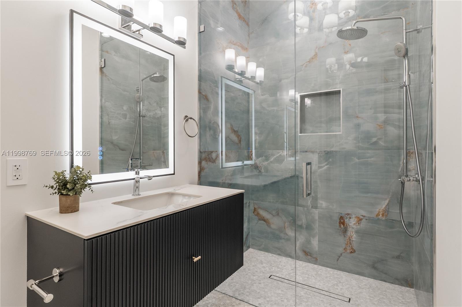 HELMS COUNTRY ESTATES ADD - Residential