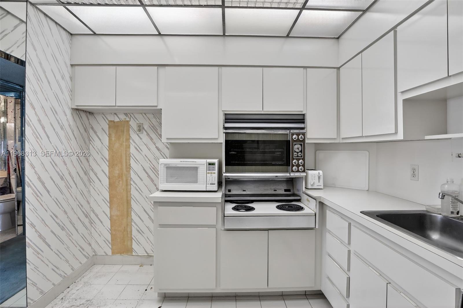 HEMISPHERES CONDO - Residential