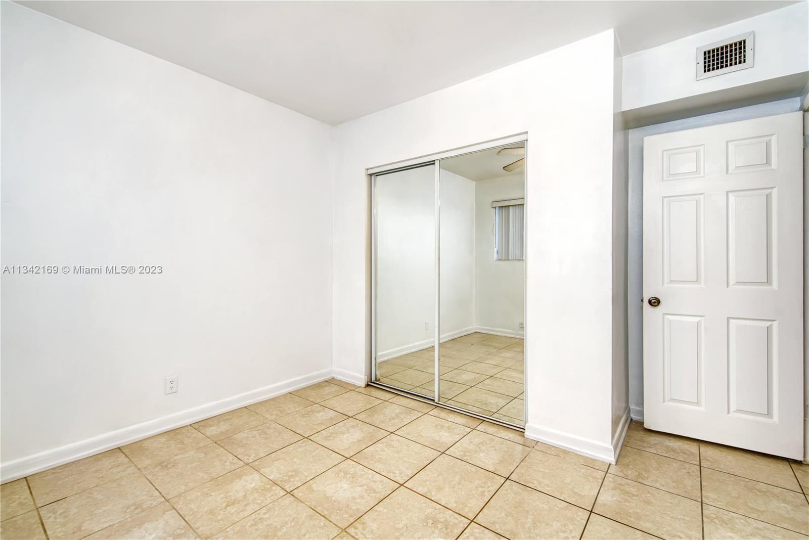 GOLDEN ISLES SEC E - Residential Income