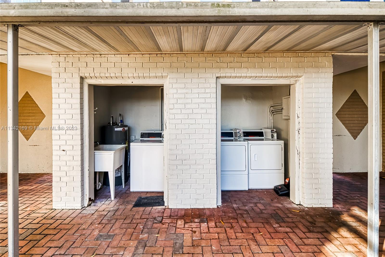 GOLDEN ISLES SEC E - Residential Income