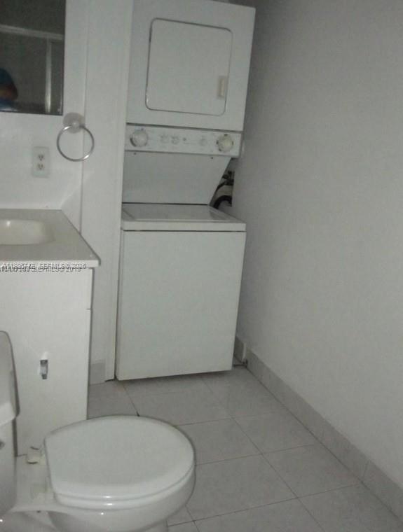 INTERNATIONAL PARK I COND - Residential