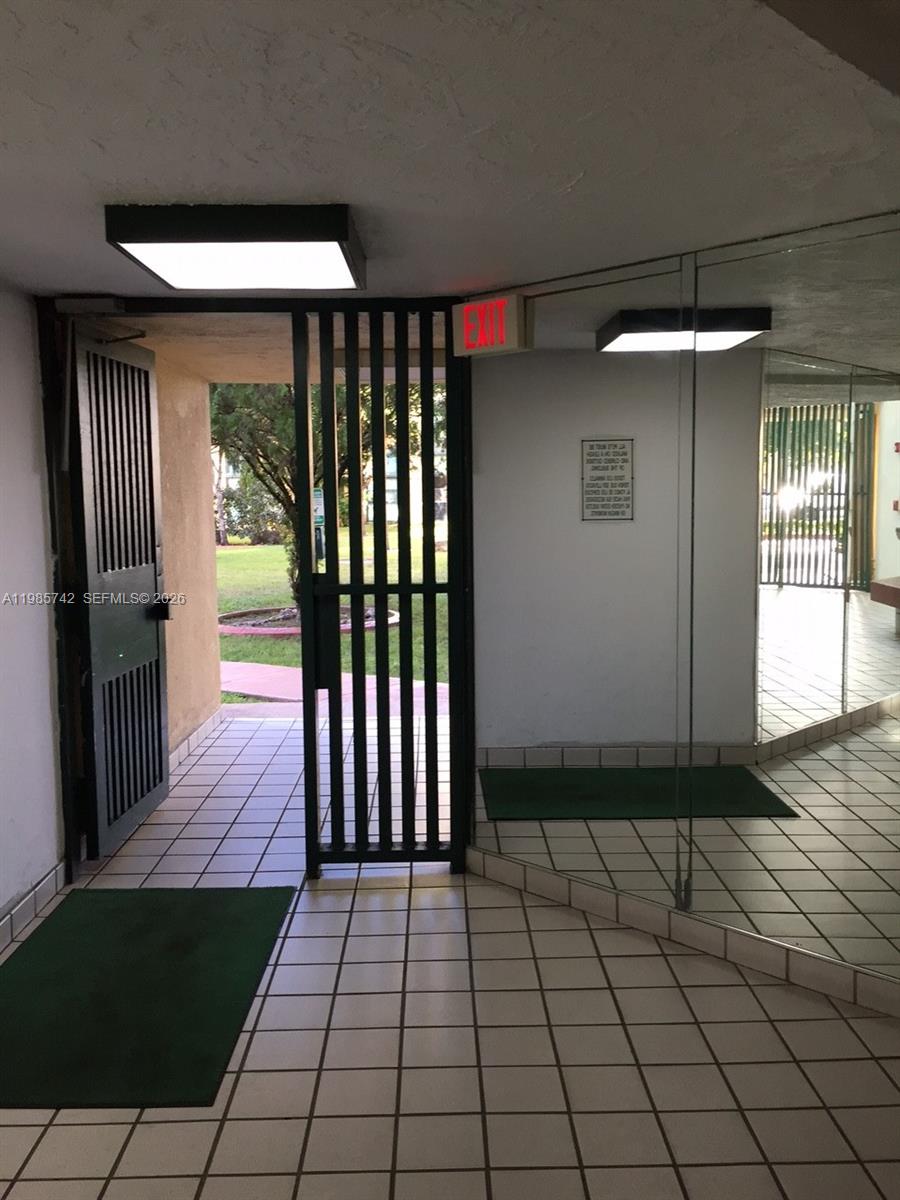 INTERNATIONAL PARK I COND - Residential