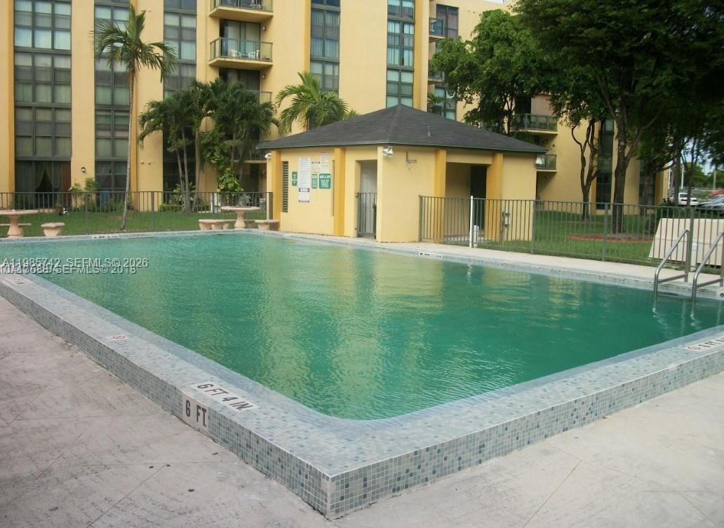 INTERNATIONAL PARK I COND - Residential