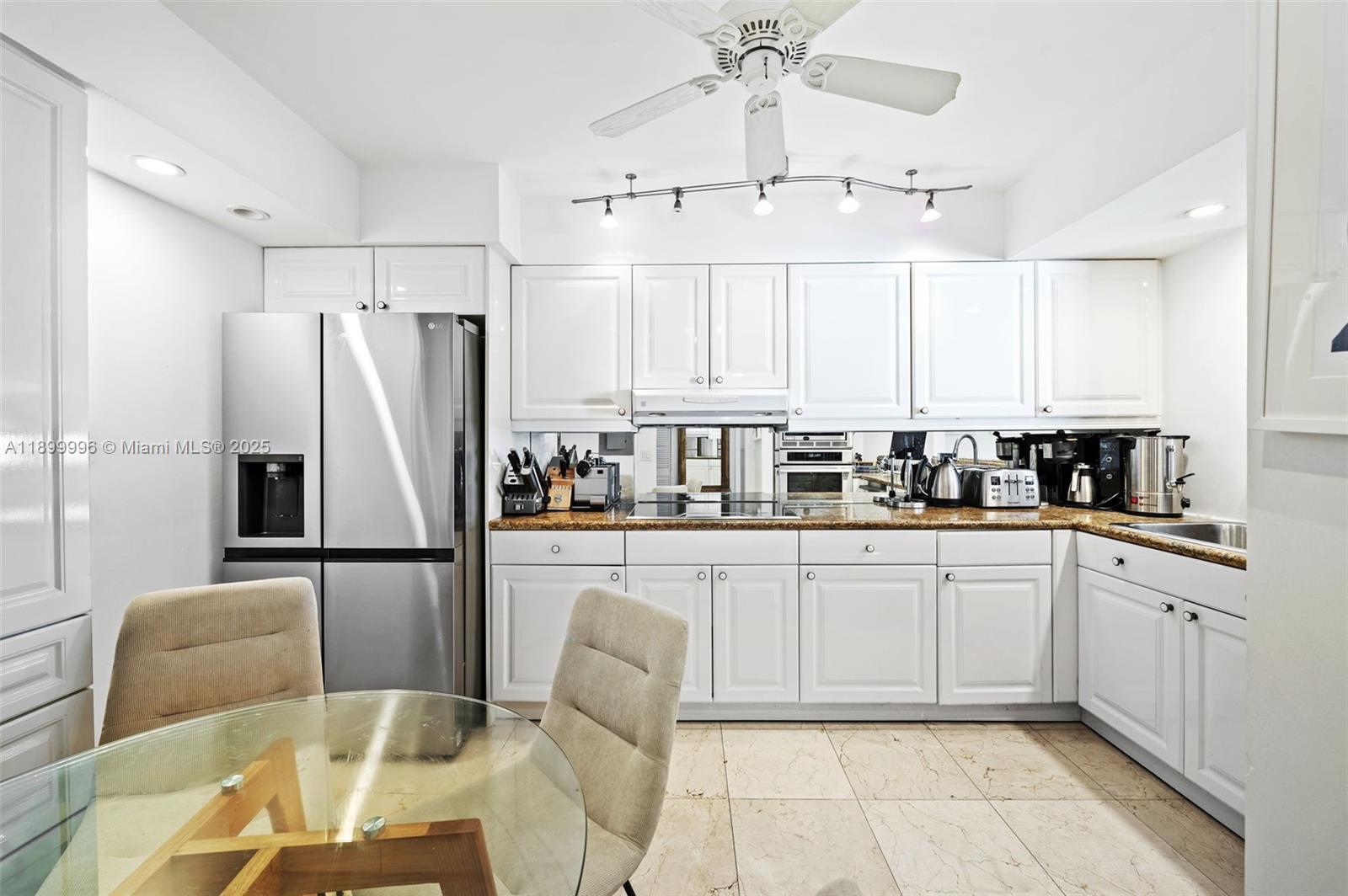 MIRAGE CONDO - Residential Lease